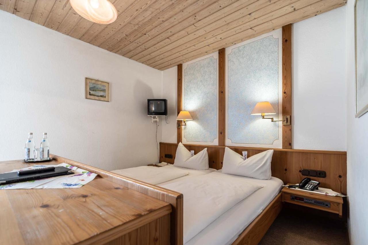 Hotel-Gasthof Zum Dragoner Peiting Buitenkant foto